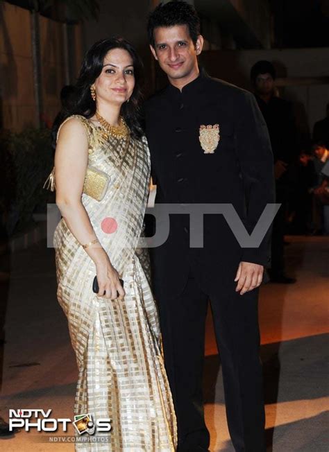 sharman joshi wife.